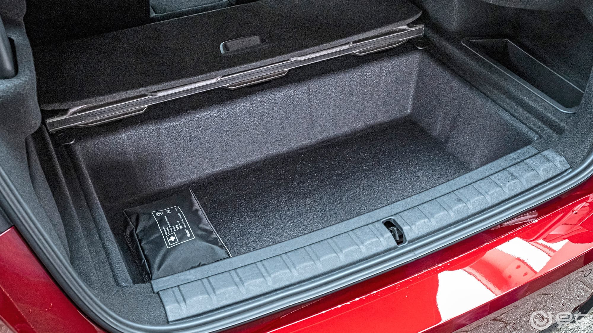 奥迪A3、BMW 2系和马自达3的较量