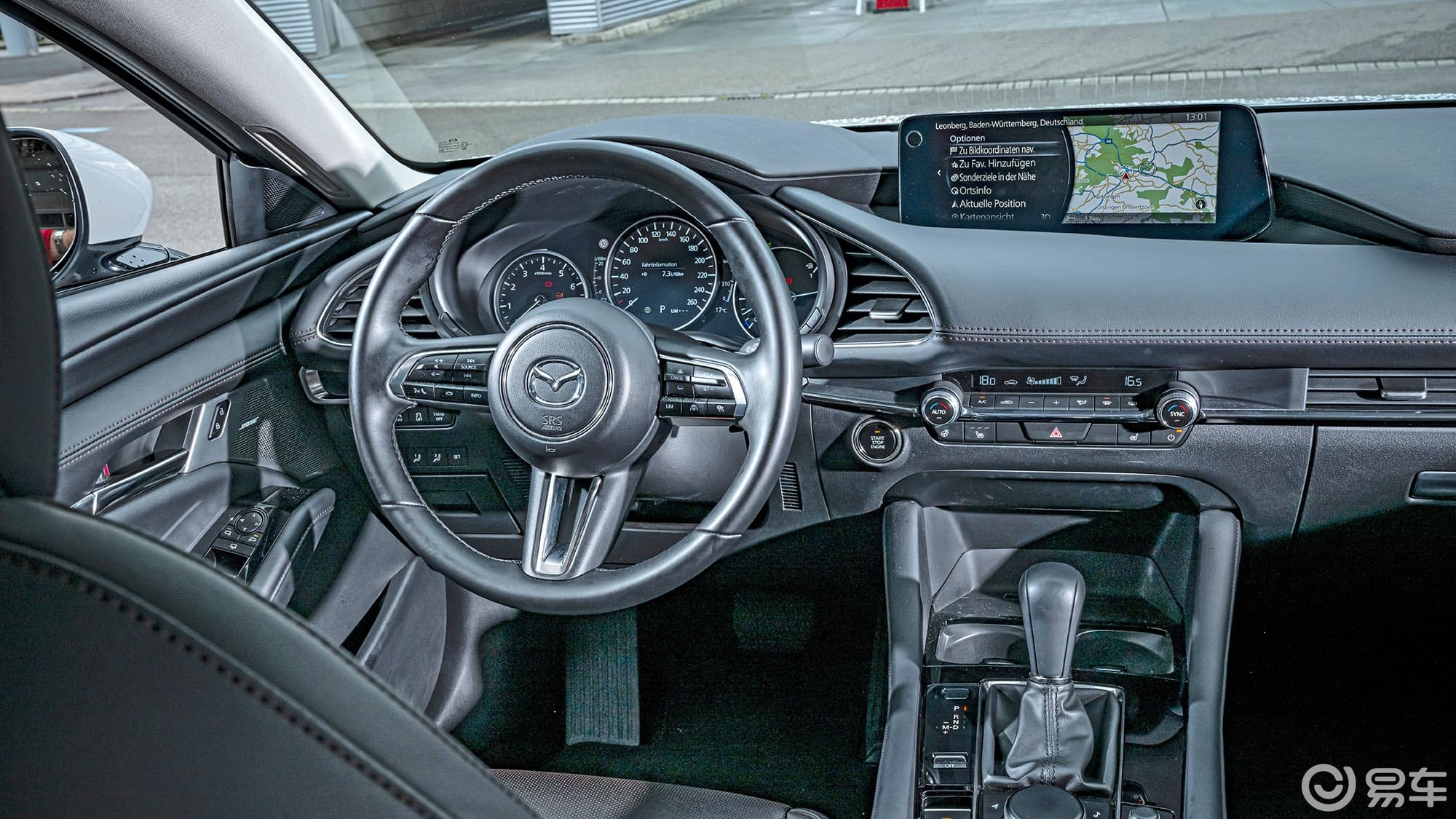 奥迪A3、BMW 2系和马自达3的较量