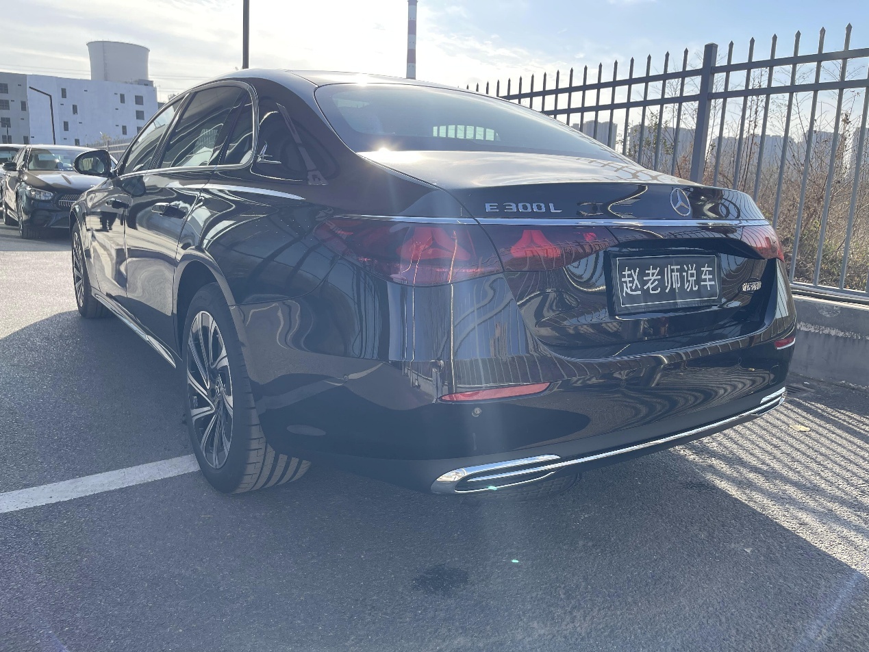 分期买奔驰E级?还是全款风云A9L,国产和合资C级车对比