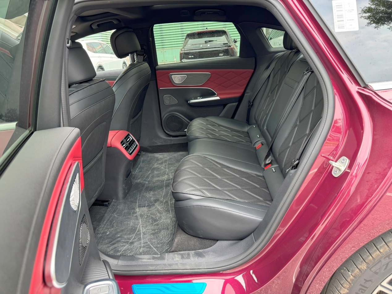 分期买奔驰E级?还是全款风云A9L,国产和合资C级车对比