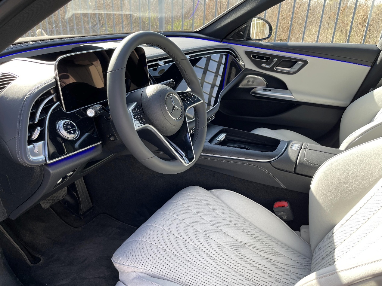 分期买奔驰E级?还是全款风云A9L,国产和合资C级车对比