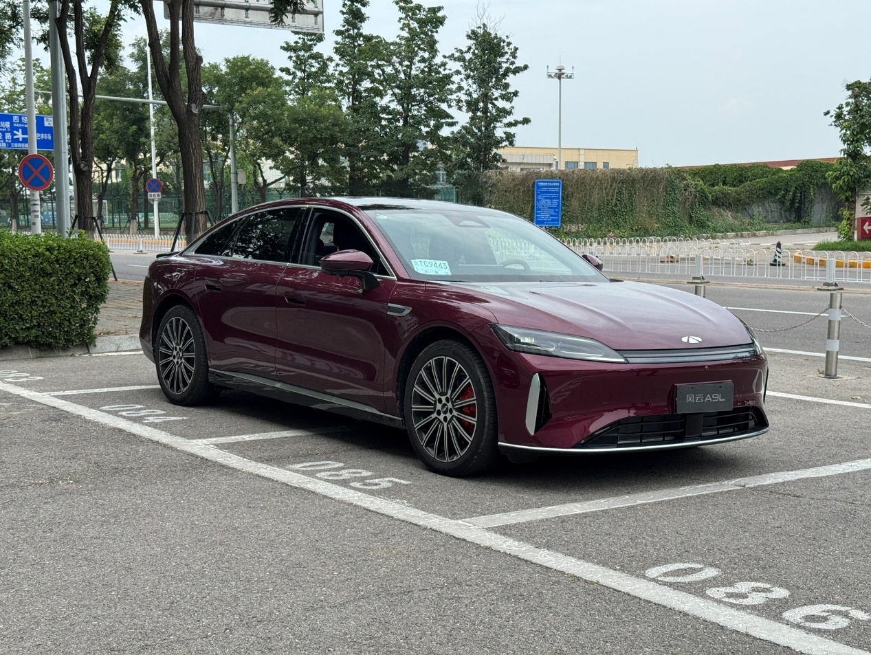 分期买奔驰E级?还是全款风云A9L,国产和合资C级车对比