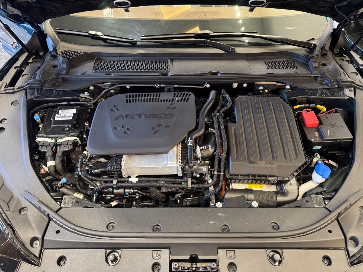 分期买奔驰E级?还是全款风云A9L,国产和合资C级车对比