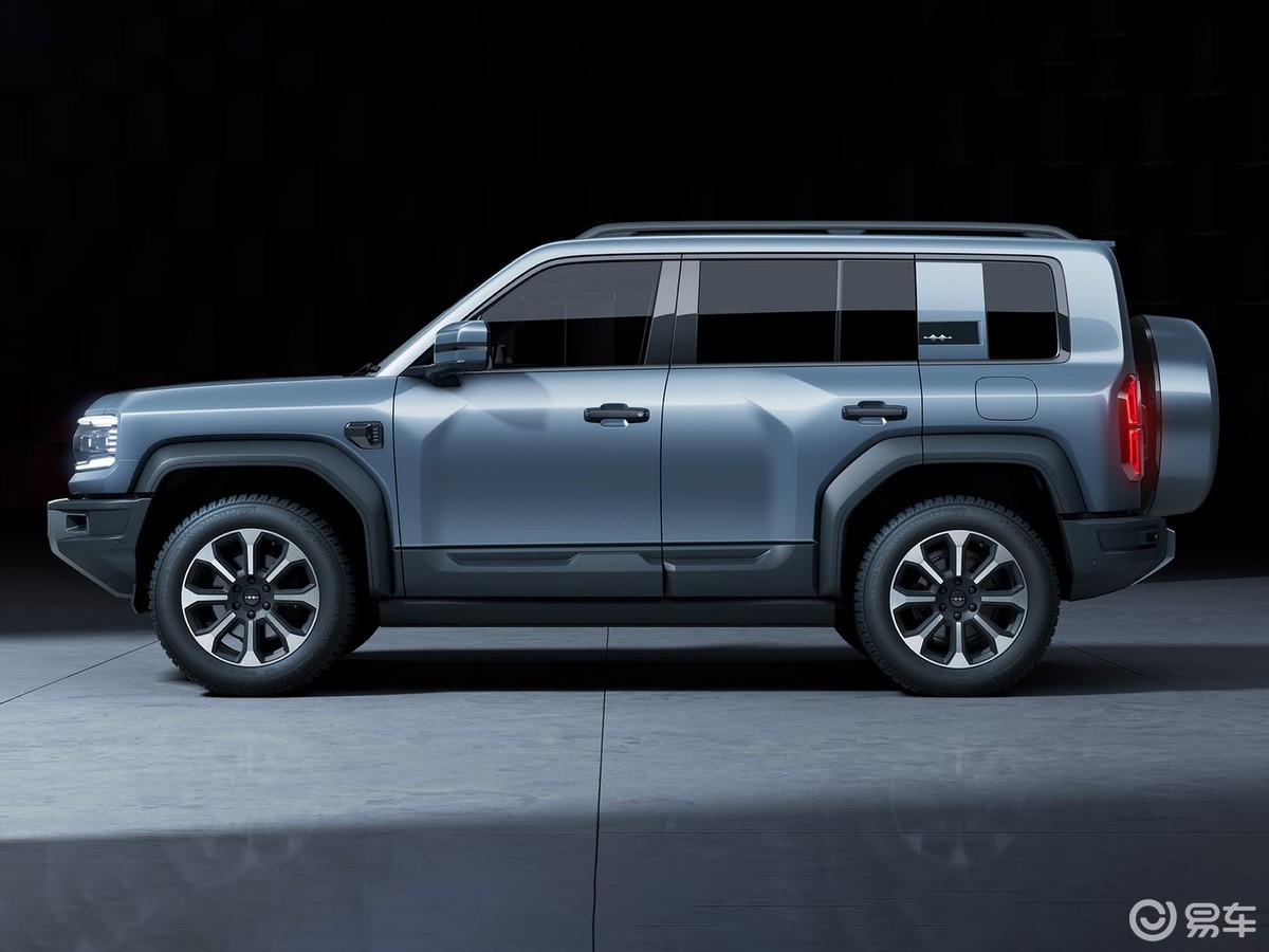 硬派SUV之争:深蓝G318无忧穿越版 vs 方程豹豹5