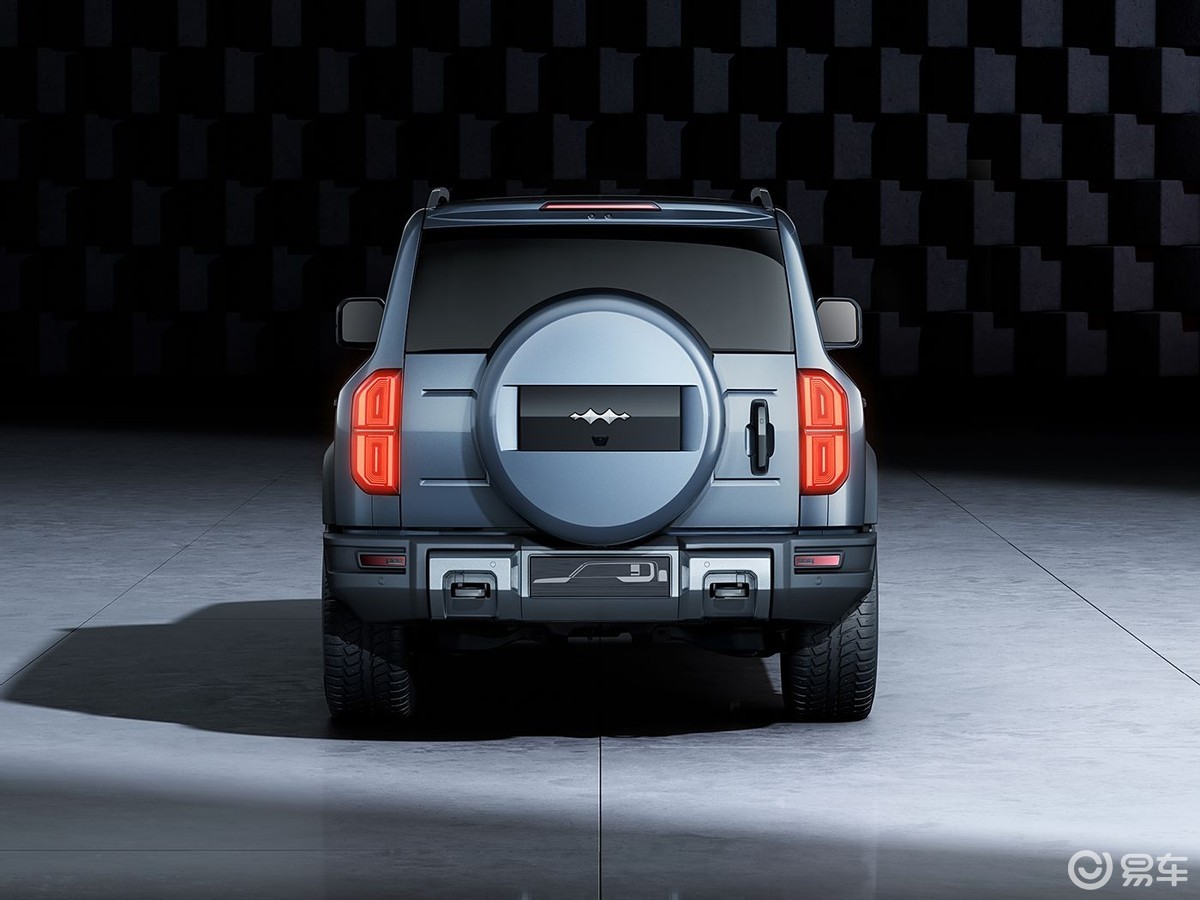 硬派SUV之争:深蓝G318无忧穿越版 vs 方程豹豹5