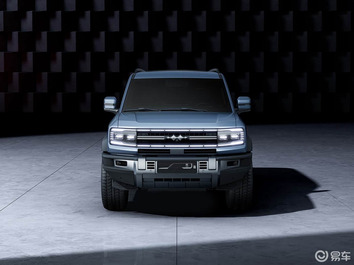 硬派SUV之争:深蓝G318无忧穿越版 vs 方程豹豹5