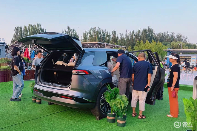 奕派科技快闪店开进北京，喊你奥森来看车