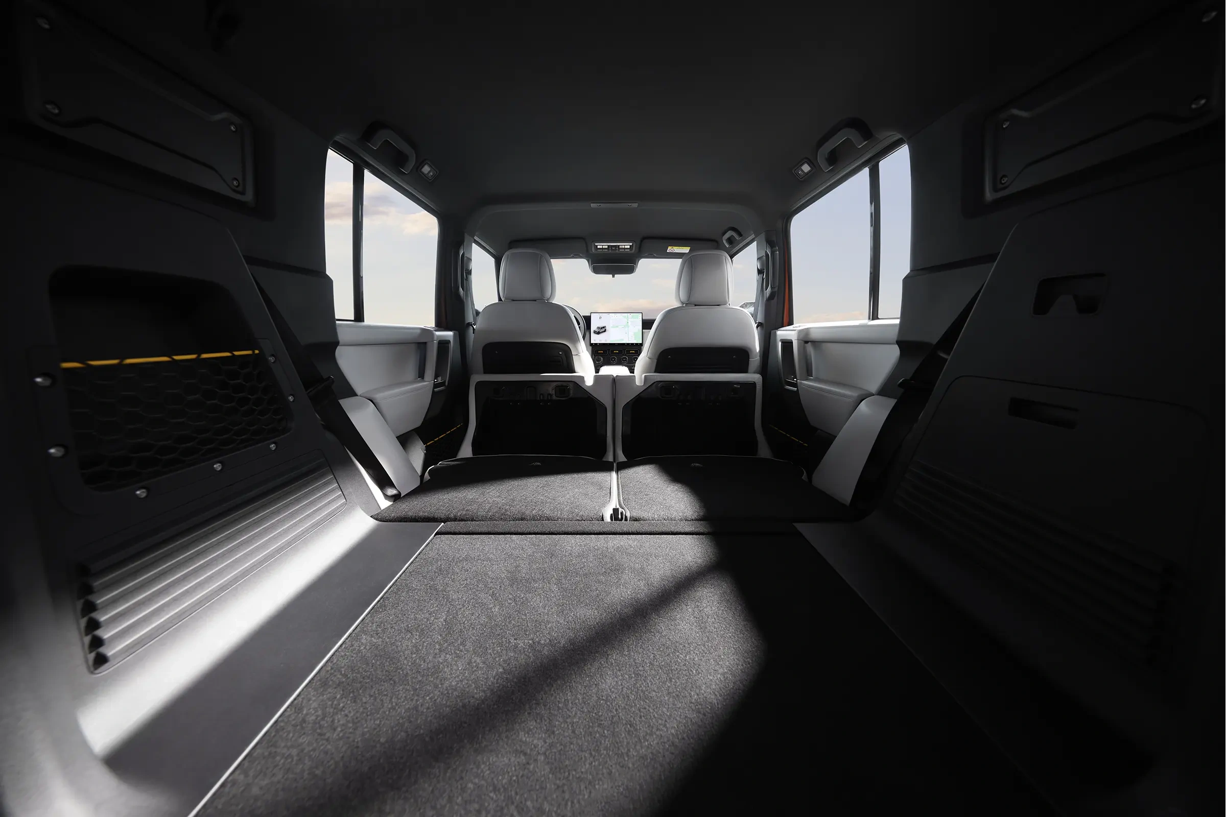 iCAR V23与钛3,谁最会拿捏年轻人那点“小心思”?