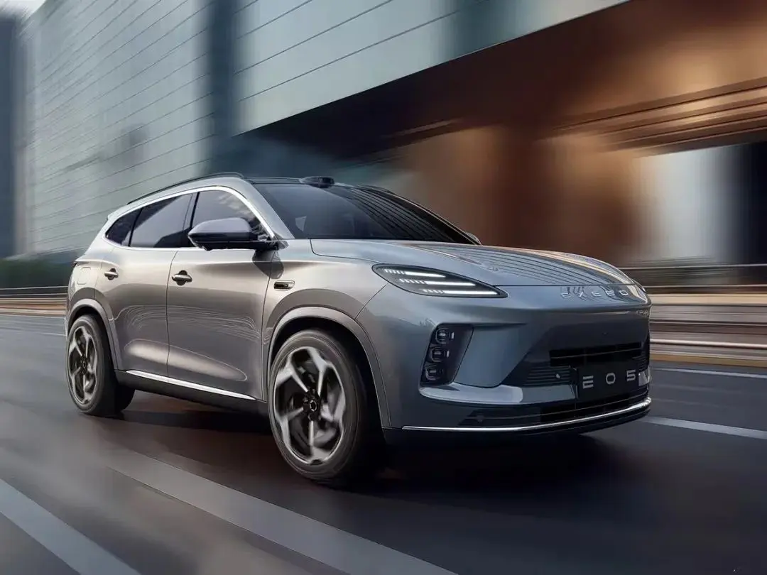 星纪元E05将于2025成都车展亮相，搭1.5T增程动力