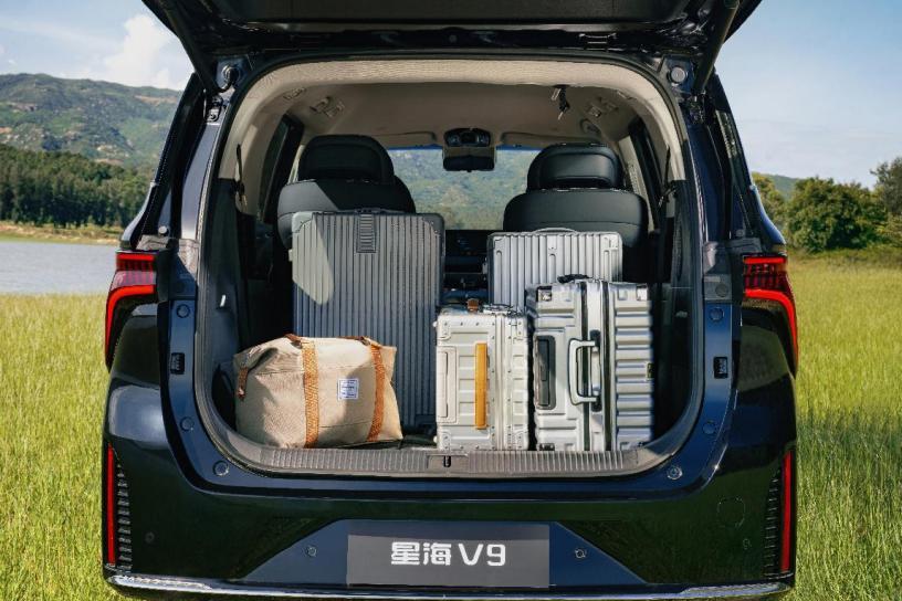豪华MPV东风风行星海V9上市，补贴后14.99万元起