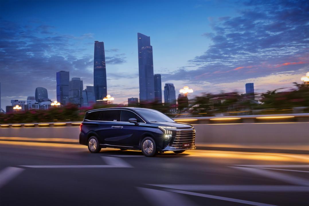 豪华MPV东风风行星海V9上市，补贴后14.99万元起