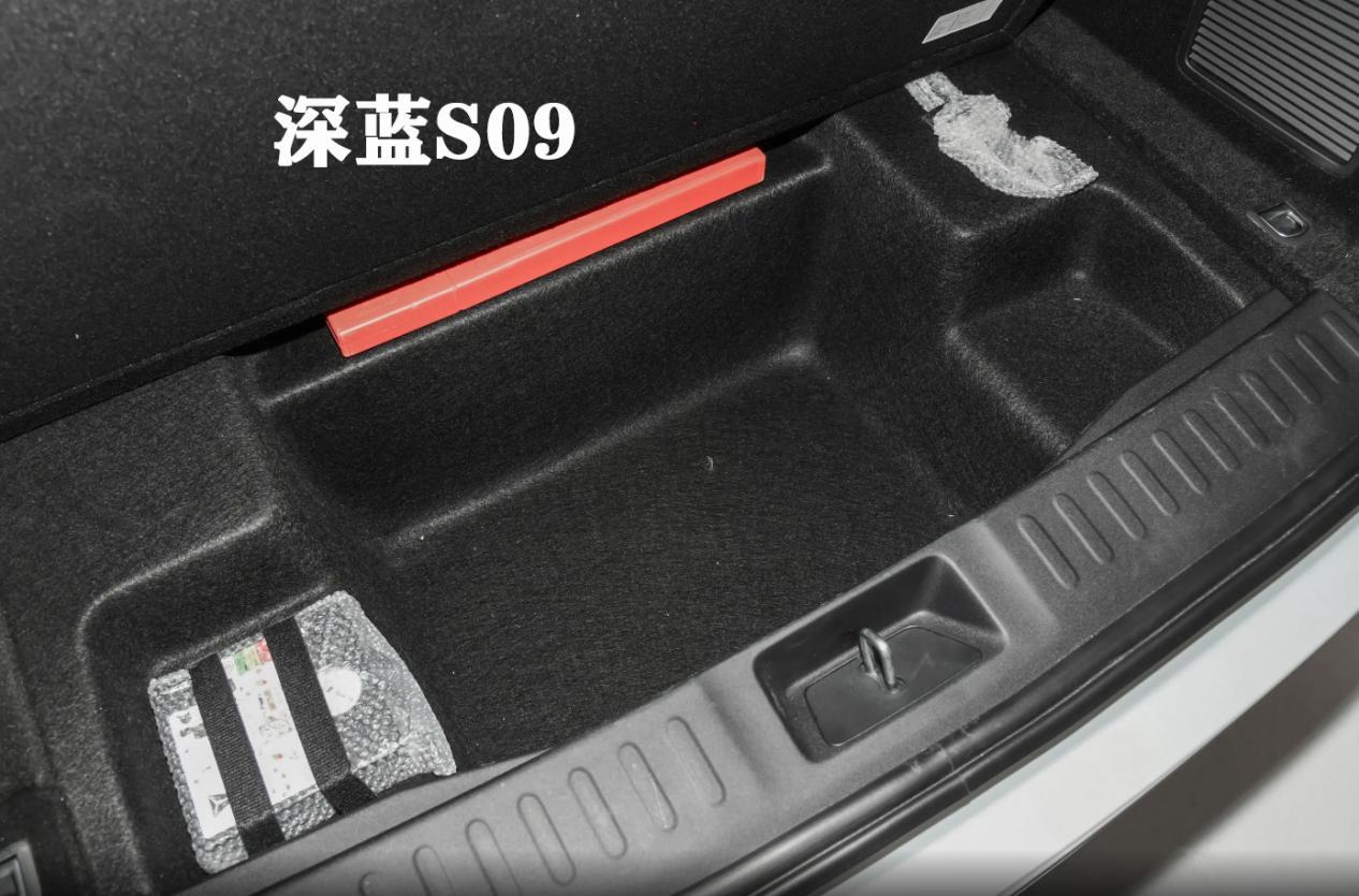 差价6万 都配备华为全家桶 深蓝S09/问界M8选车指南