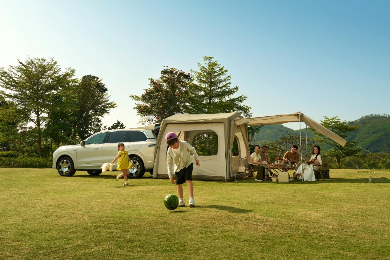 差价6万 都配备华为全家桶 深蓝S09/问界M8选车指南