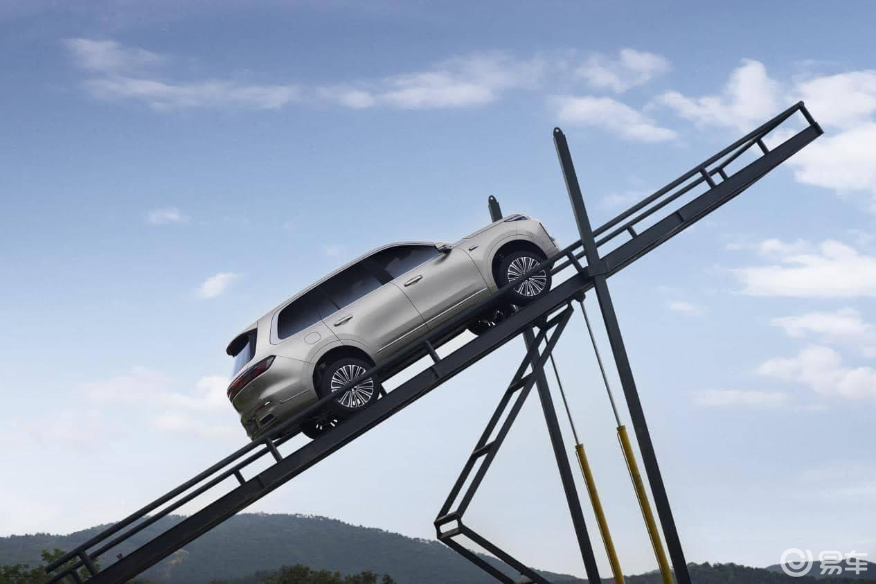 20万级AI旗舰六座，吉利银河M9开启预售