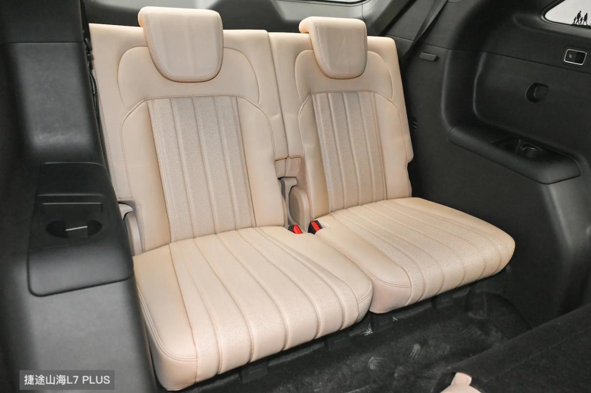 捷途山海L7 PLUS上市，对比长安启源Q07，谁更出色
