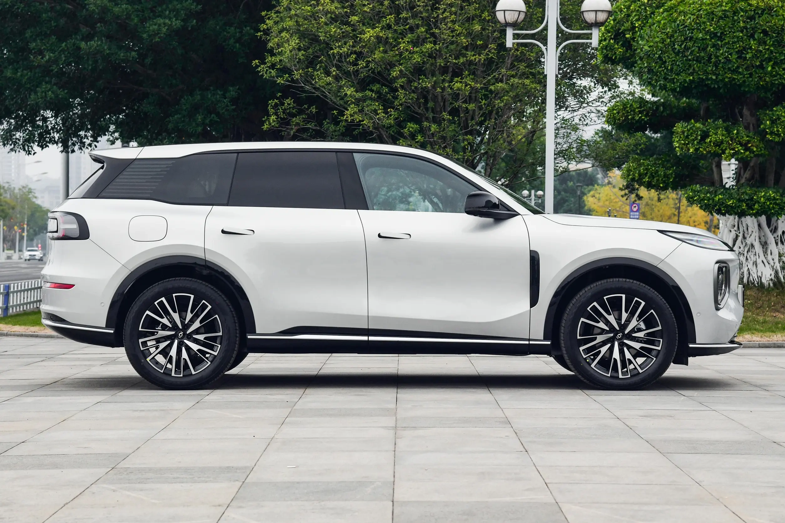 比亚迪宋L DM-i对阵长安启源Q07，你看好谁？