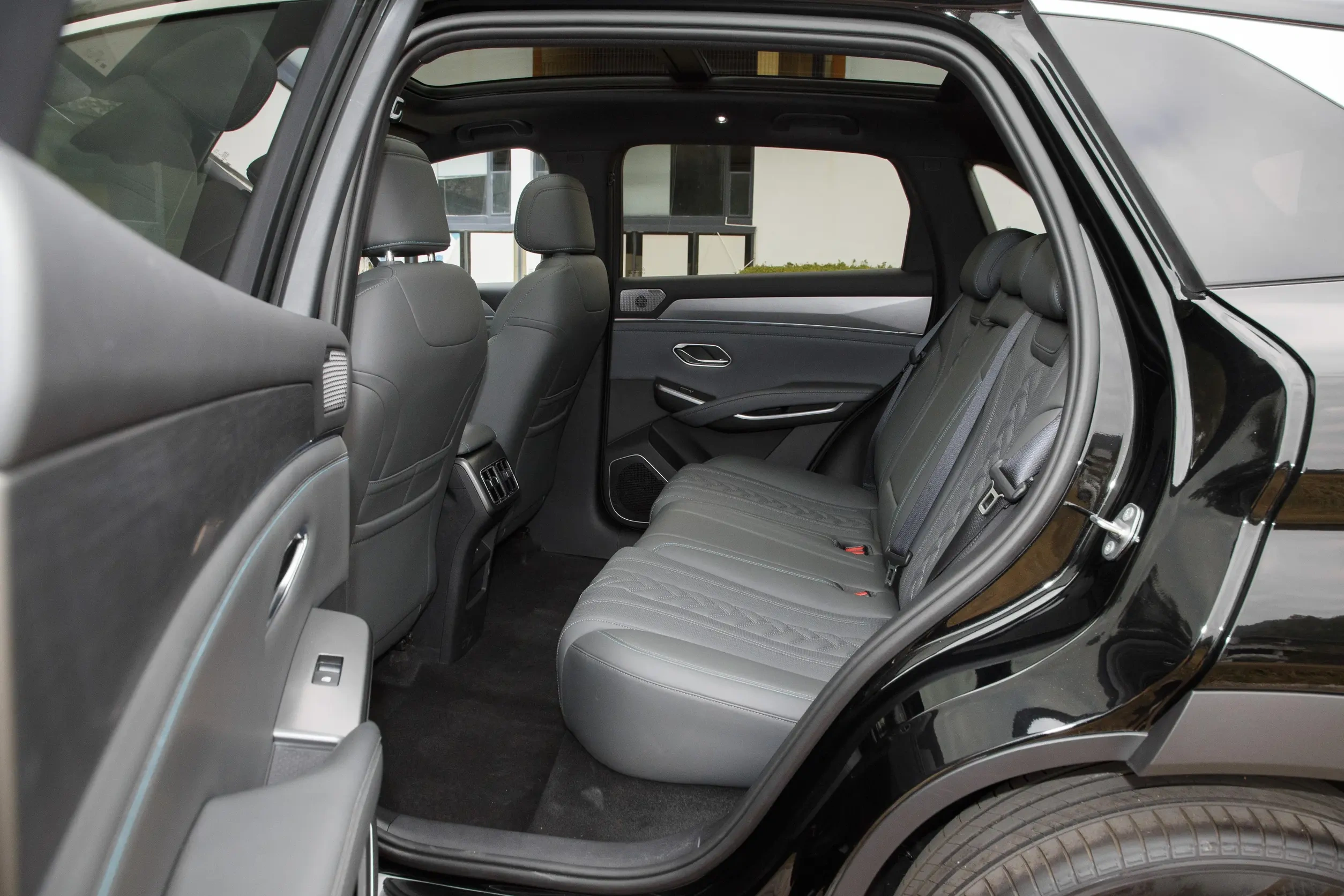 比亚迪宋L DM-i对阵长安启源Q07，你看好谁？