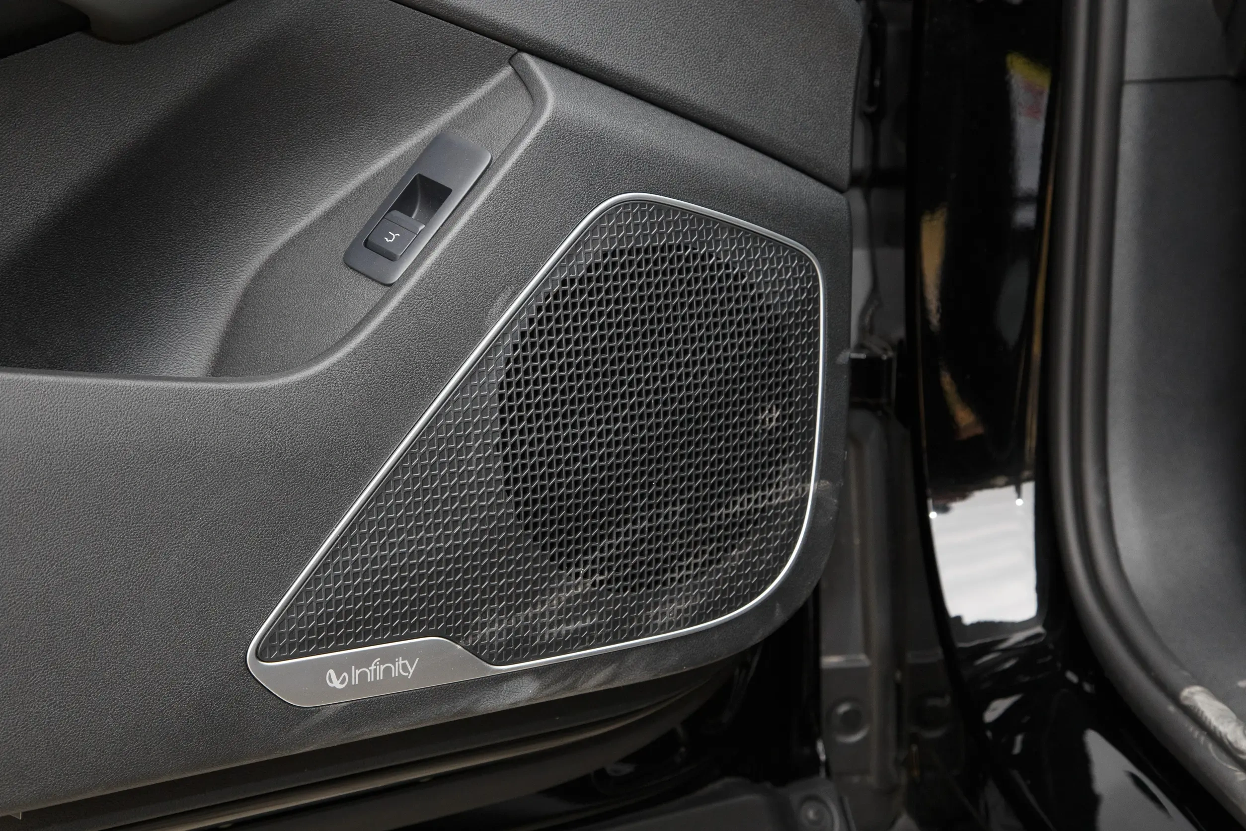 比亚迪宋L DM-i对阵长安启源Q07，你看好谁？