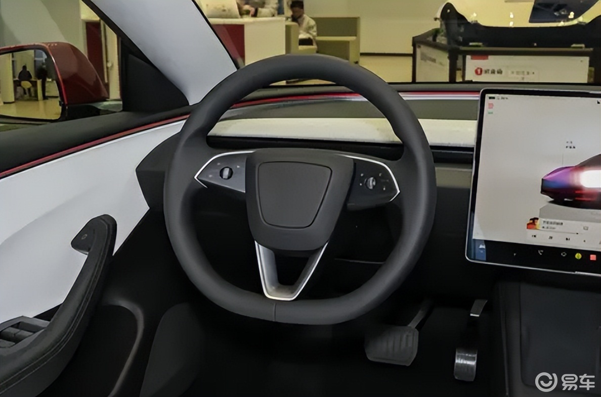 降1万，售25.95万！销量同比下滑的Model 3