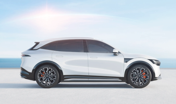 全新岚图知音VS极氪7X:家庭纯电SUV终极对决