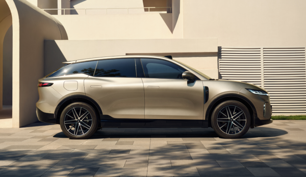 全新岚图知音VS极氪7X:家庭纯电SUV终极对决