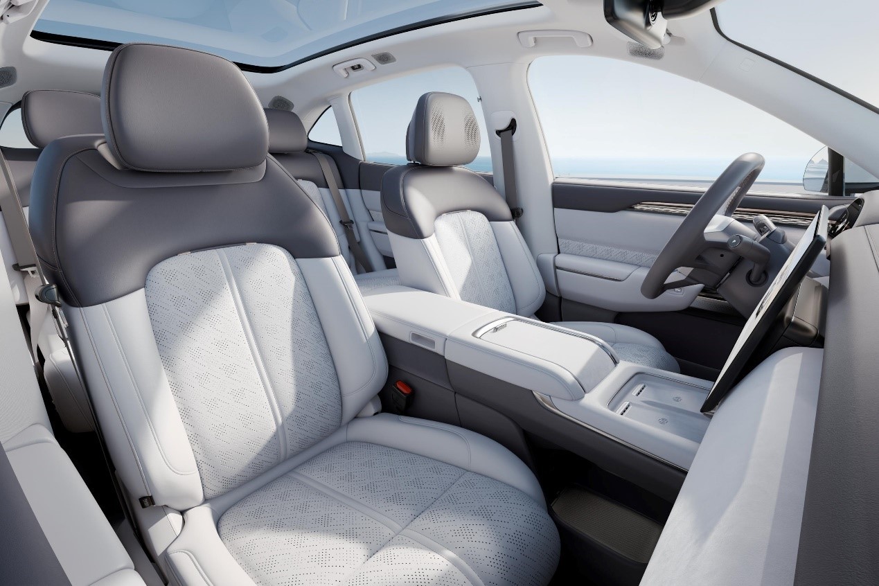 全新岚图知音VS极氪7X:家庭纯电SUV终极对决