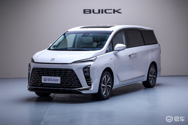 别克GL8陆尊插混版，冰箱+彩电+大沙发，33.99万起