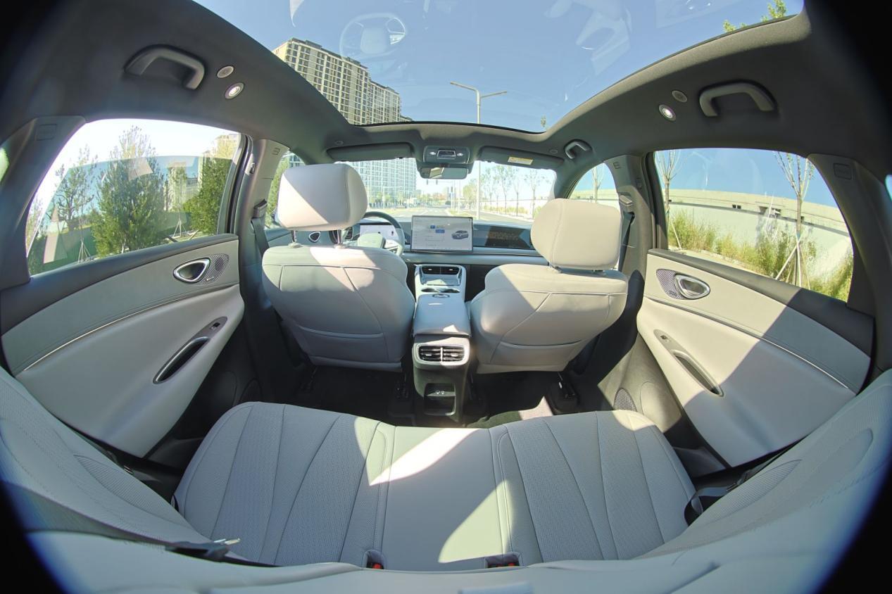 15万级卷上加卷，全新深蓝S07 VS 海狮06你选谁？