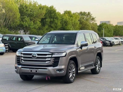 兰德酷路泽中东版 全部在售 2025款 2024款 2023款 2022款 2021款 2020款现购兰德酷路泽中东版让利直降37万 欢迎到店试驾