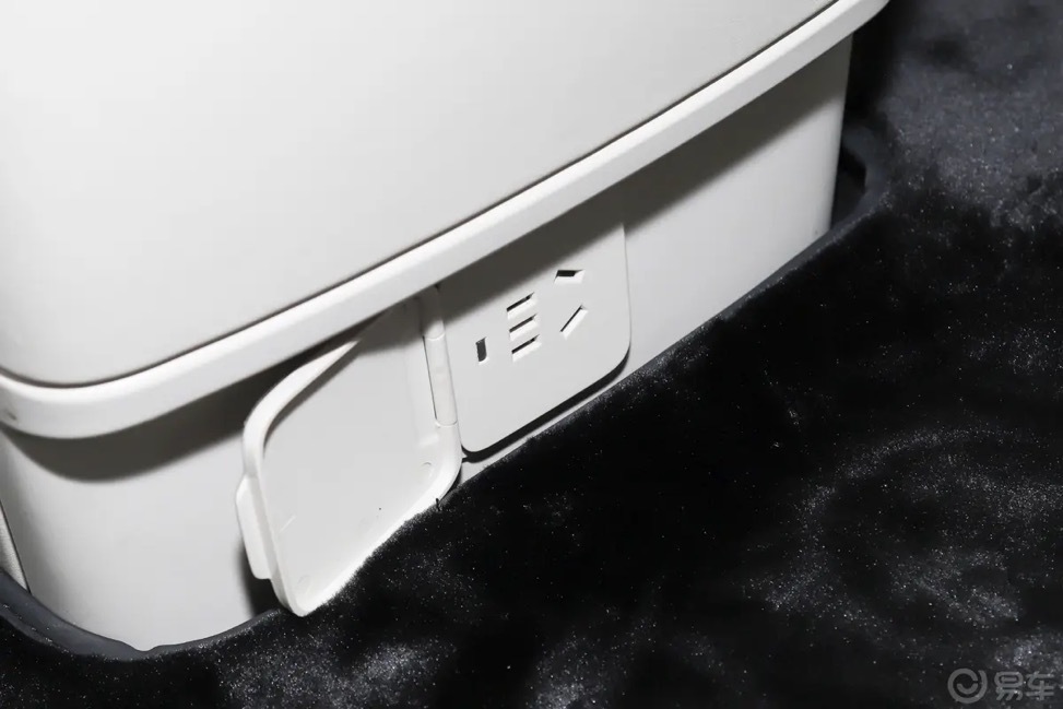 三台高端MPV真实场景体验：家用、商务、通勤，选哪台？