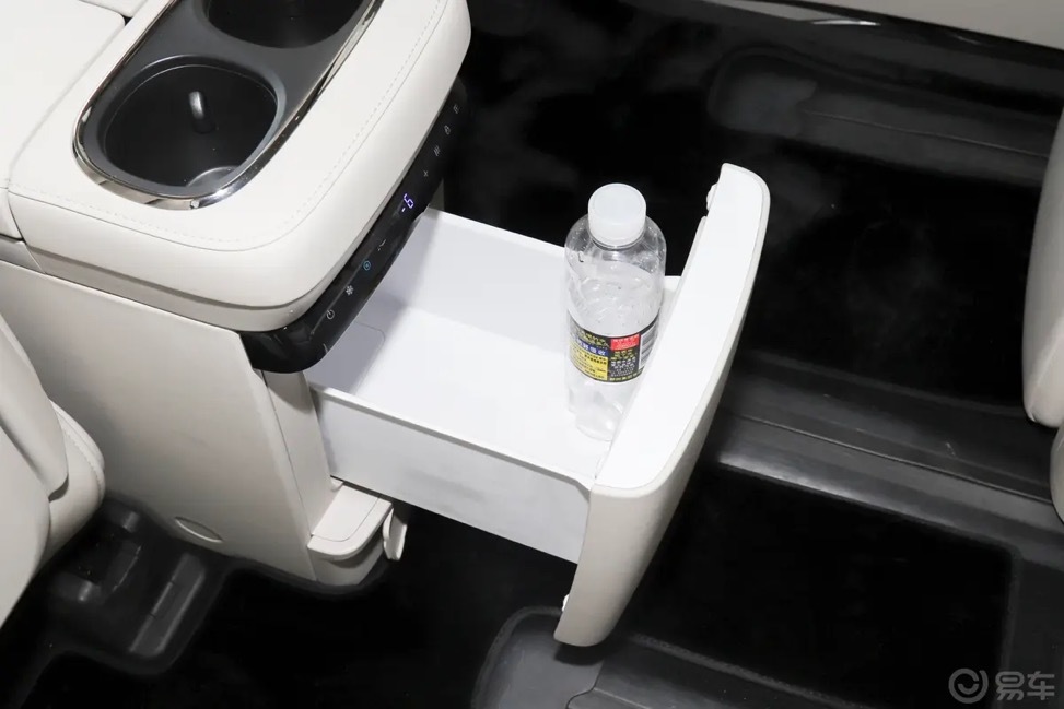 三台高端MPV真实场景体验：家用、商务、通勤，选哪台？