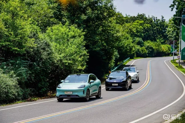 昊铂HT与智己LS6 Pro：20万级纯电SUV决策指南