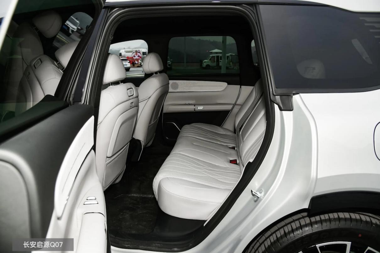 比亚迪宋L DM-i对比长安启源Q07，谁是更优选？