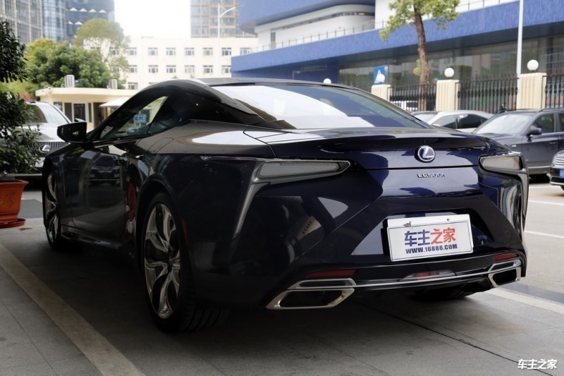 成都雷克萨斯LC价格129.60万起 暂无优惠