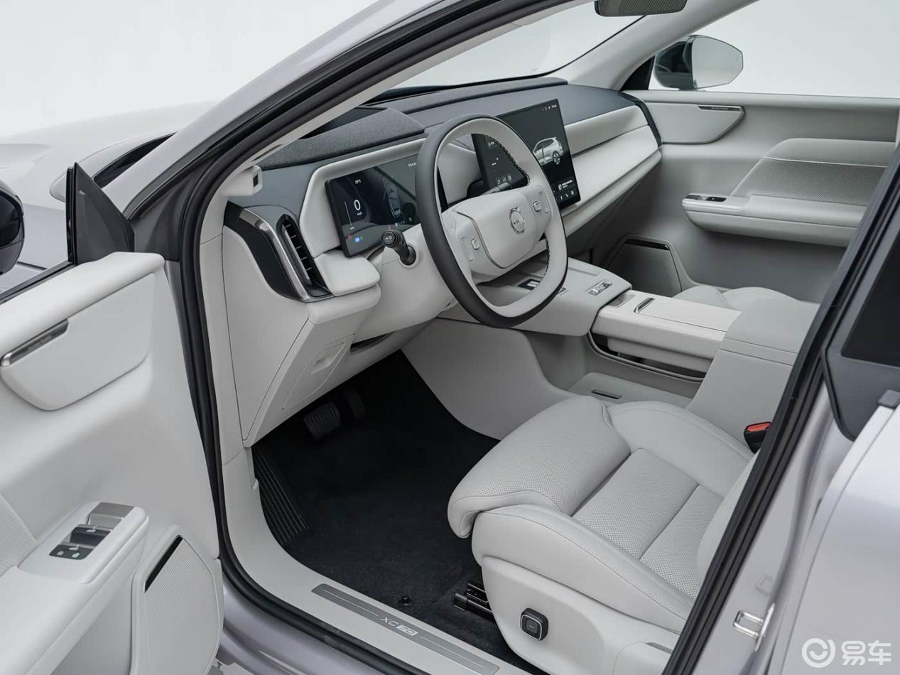 沃尔沃全新XC70上市,对比宝马X3,到底谁更值得入手?