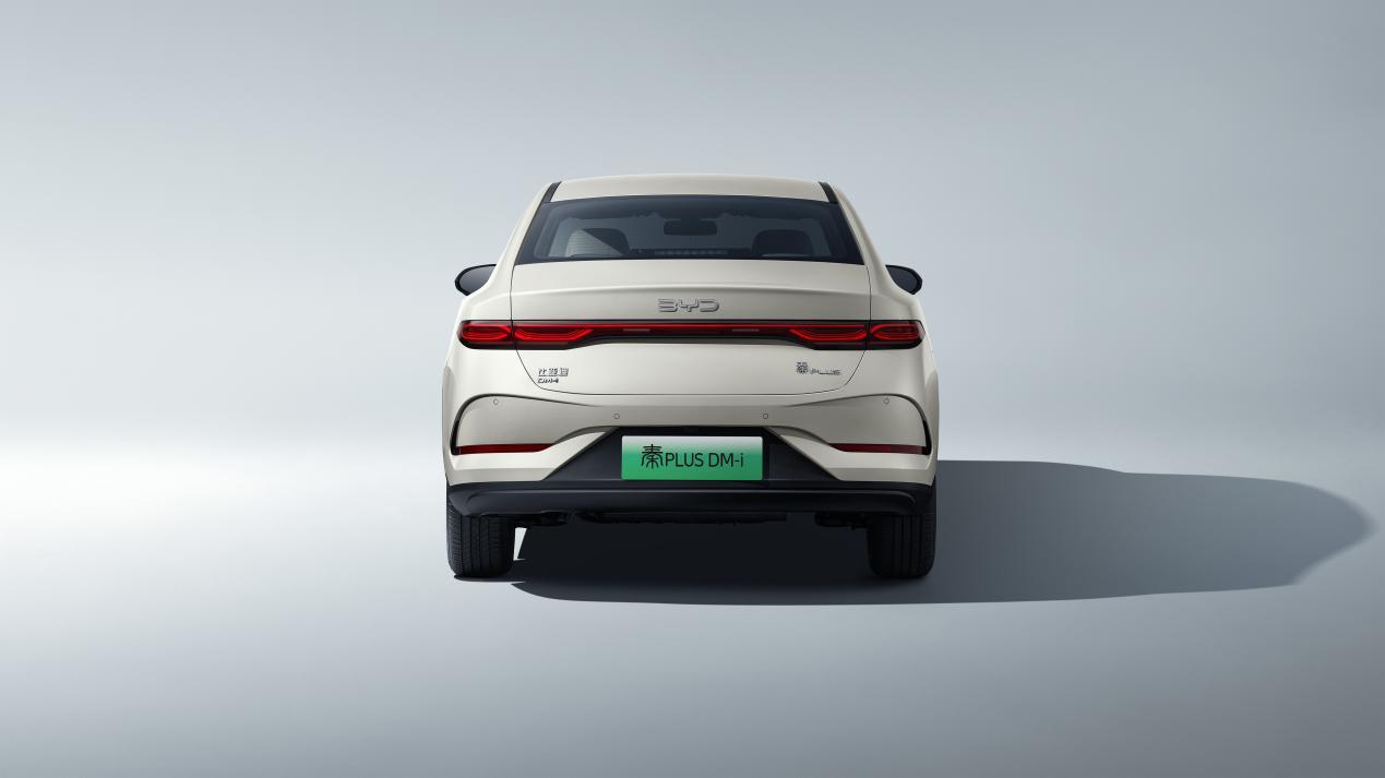 第二代秦PLUS上市:6.98万起!重塑家轿市场!