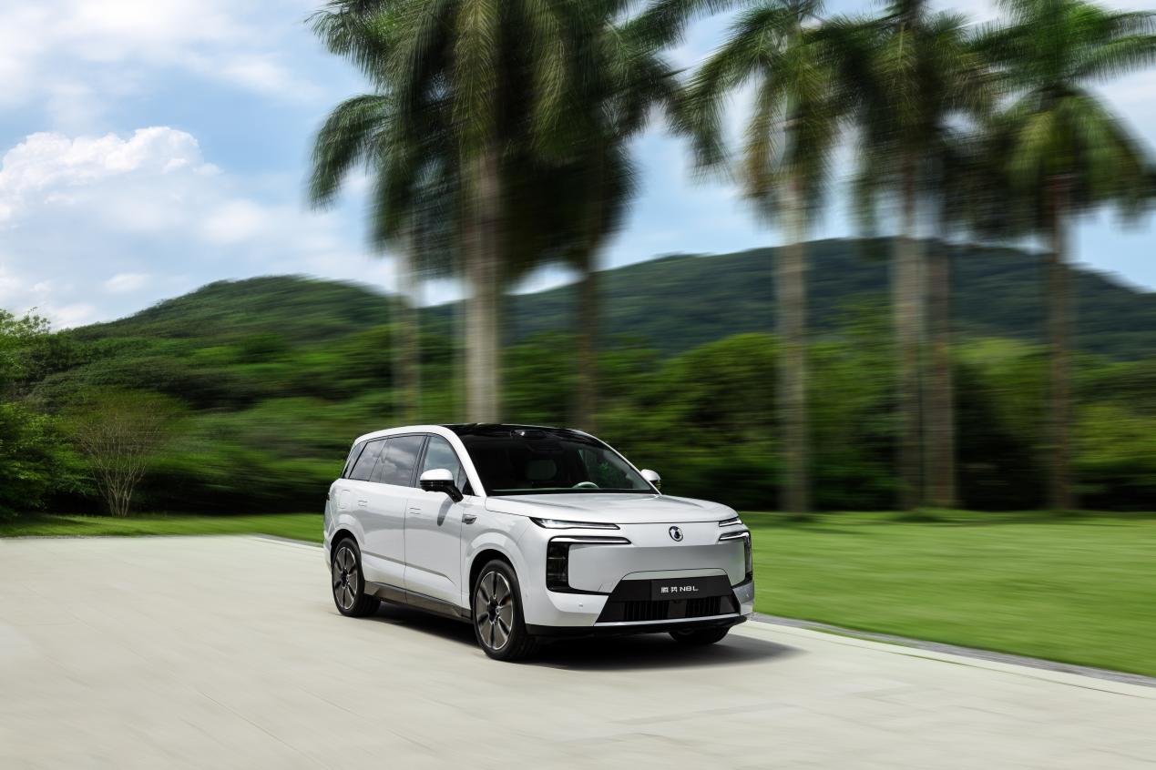 大六座安全豪华SUV腾势N8L预售，预售价31.98万起