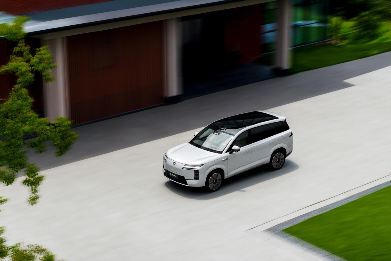 大六座安全豪华SUV腾势N8L预售，预售价31.98万起