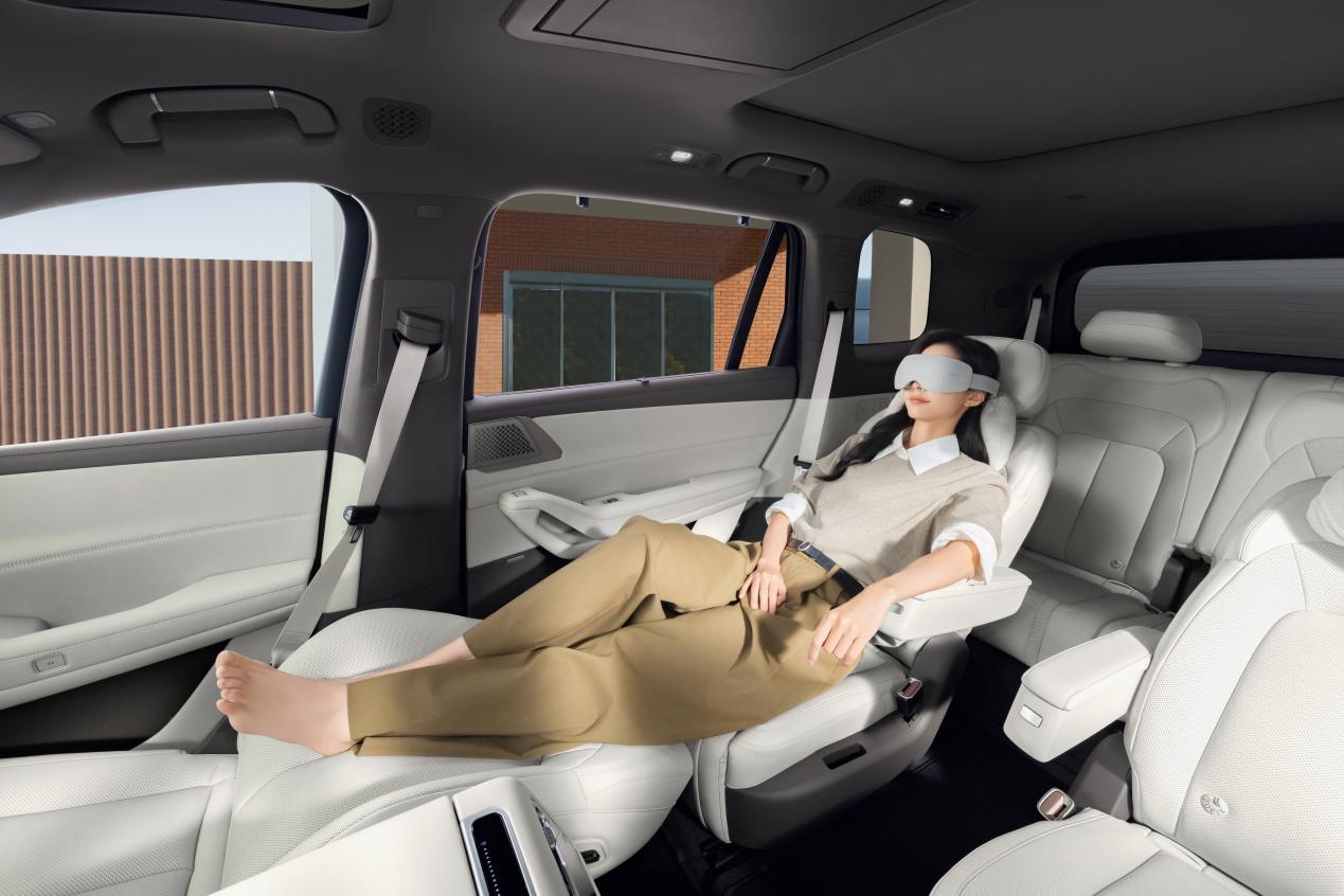 大六座安全豪华SUV腾势N8L预售，预售价31.98万起