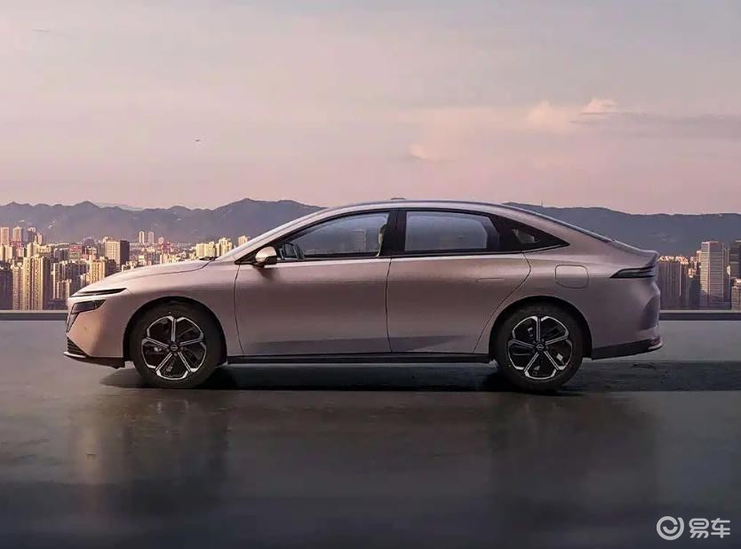 第四季度轿车王炸清单！这8款一个比一个狠，个个有大招？