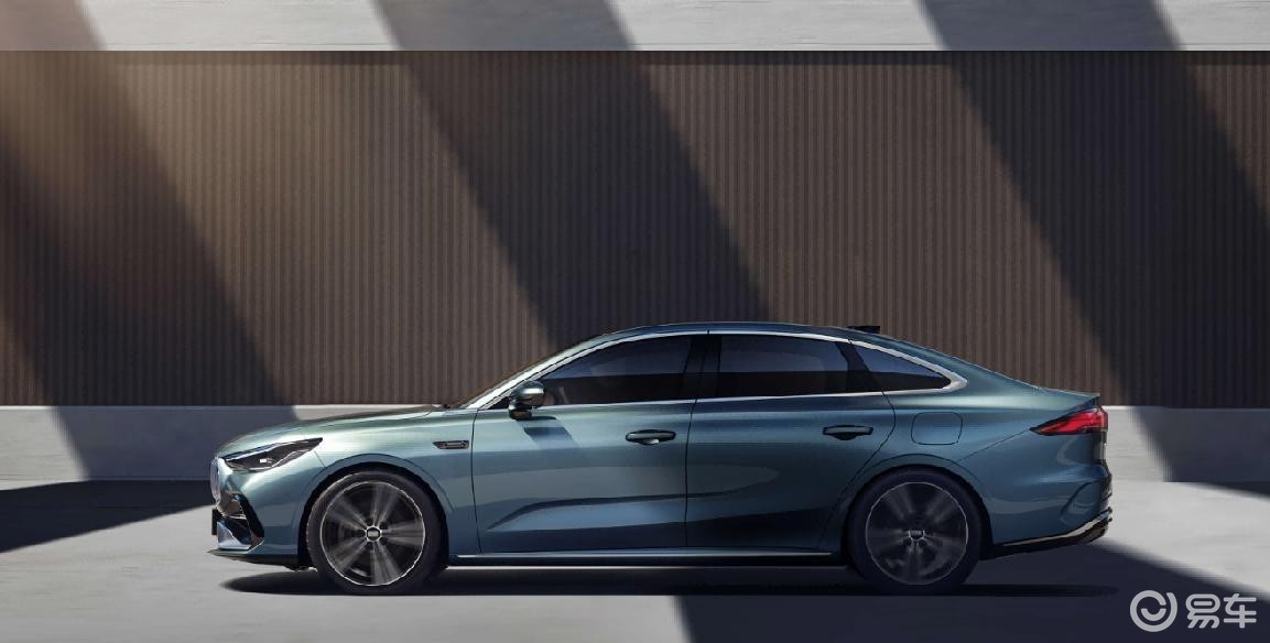 第四季度轿车王炸清单！这8款一个比一个狠，个个有大招？