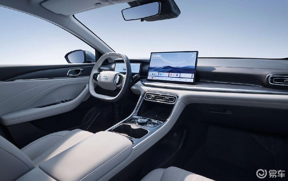 第四季度轿车王炸清单！这8款一个比一个狠，个个有大招？