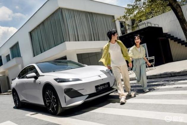 9万购1200km续航轿跑，优于比亚迪秦L