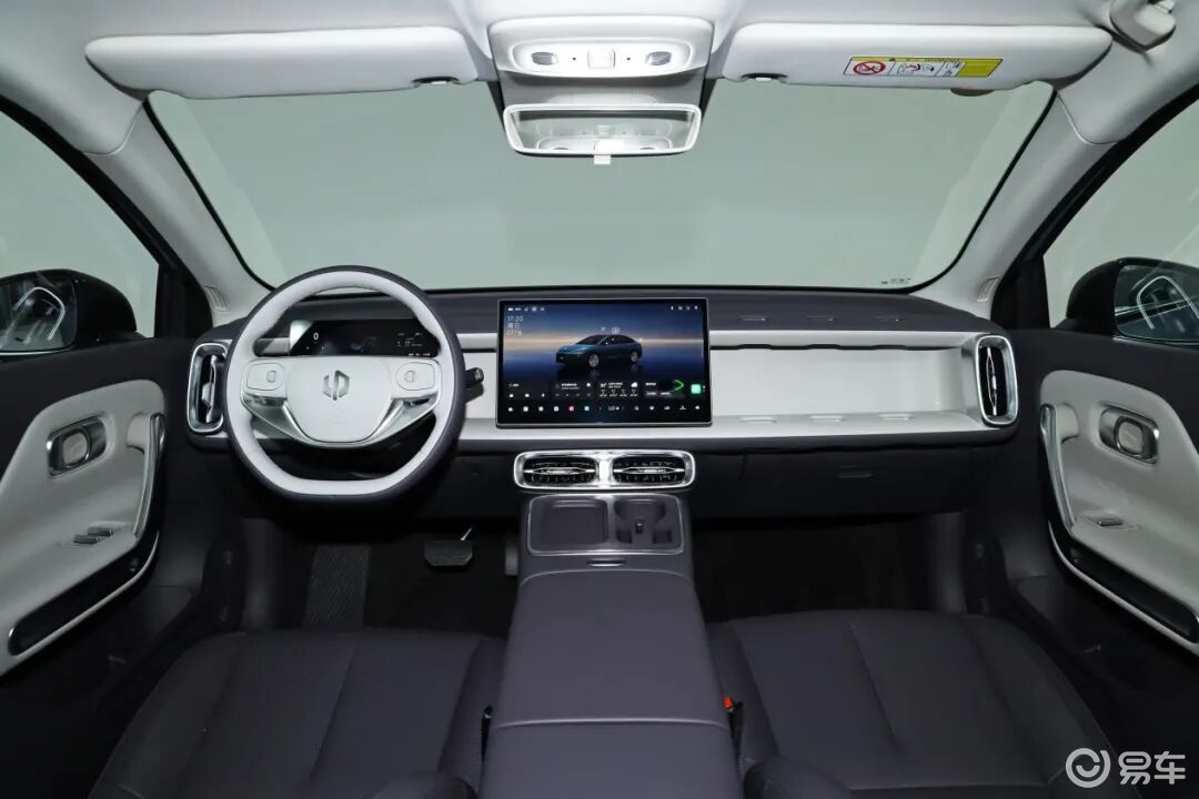 10万级纯电级轿车PK 这两款谁更强