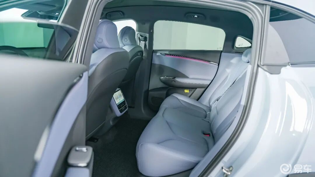 20万级SUV要后排空间大，看这款就够了