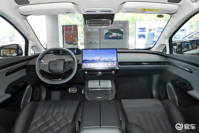 颜值性能都要 东风奕派eπ007对比昊铂GT Lite