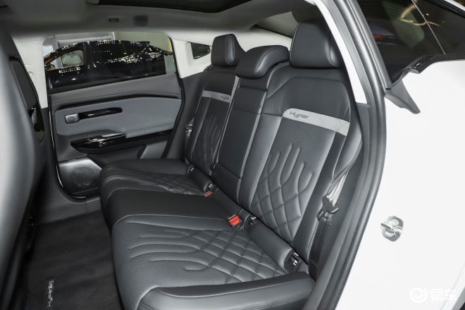 颜值性能都要 东风奕派eπ007对比昊铂GT Lite