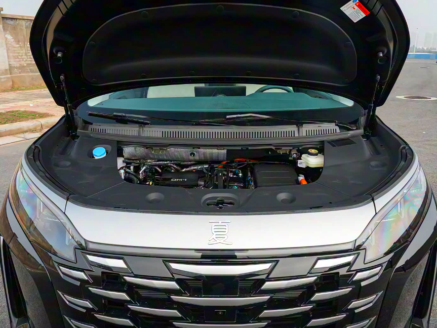 预算25万 比亚迪夏对比GL8陆尚 你看重配置还是口碑？