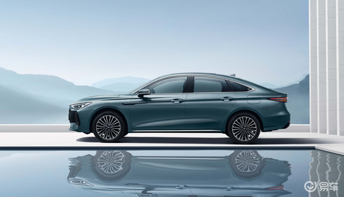 风云A8L对比吉利银河L6,谁是十万级混动家轿“王者”?