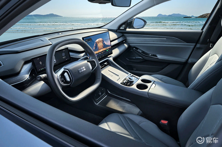 风云A8L对比吉利银河L6,谁是十万级混动家轿“王者”?